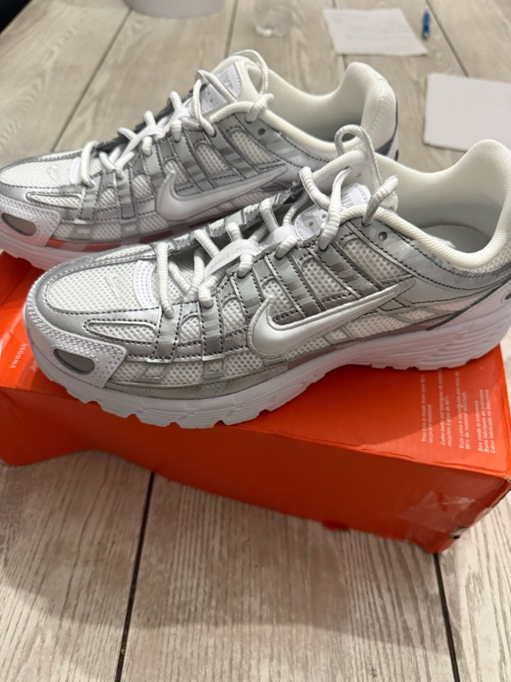Nike P-6000 White/Silver Unisex Adults Low Top Sneakers 7Y Women’s 8.5 New
